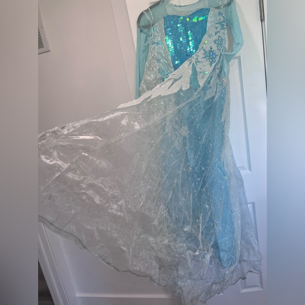 Elsa Halloween Costume with wig